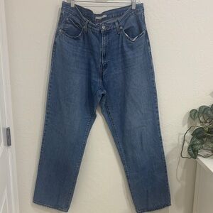 Levi’s Women’s 94 Baggy Jeans Size 33